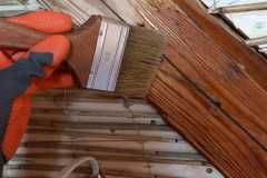 Impregnacja starych drewnianych belek.