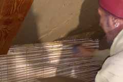 Nakładanie tynku glinianego Lepianka.