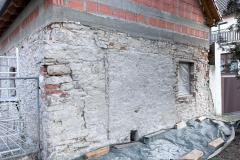 Elewacja wapienna bez cementu na ponad 100-letnim domu z kamienia