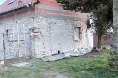 Elewacja wapienna bez cementu na ponad 100-letnim domu z kamienia