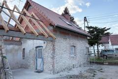Elewacja wapienna bez cementu na ponad 100-letnim domu z kamienia
