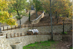 lepianka-firma-Włochy-casa_del_vento-kamienny_mur - 1