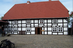 lepianka-firma-remont_zagrody_albrechta_w_Swolowie-tynki_gliniane - 1